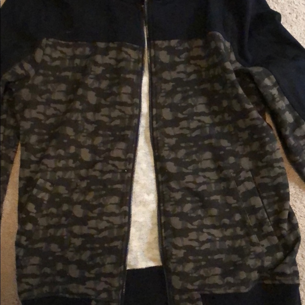 Two zip up jackets - Picture 6 of 7